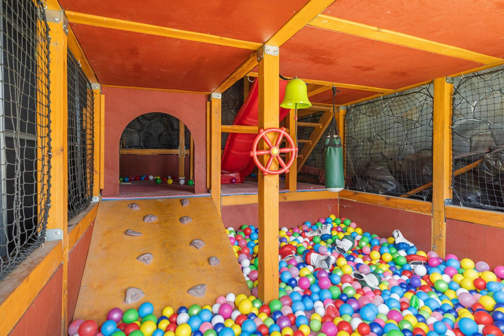 Marion & - Renovation - Rooms, Area, Swimming Pool, Reception, Restaurant, Lounge Bar, Hookah Bar, Children's Room, Parking, And Breakfast Included In The Price 酒店