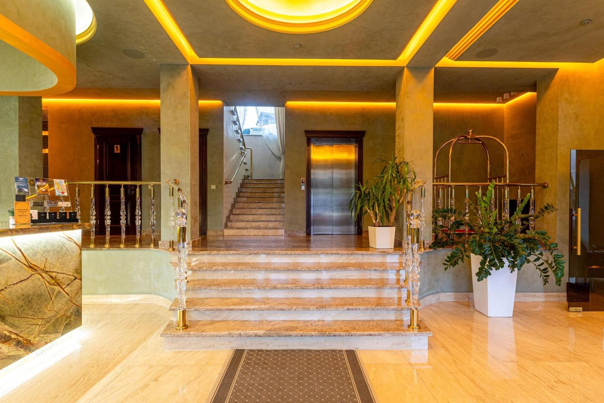 Отель Marion & - Renovation - Rooms, Area, Swimming Pool, Reception, Restaurant, Lounge Bar, Hookah Bar, Children's Room, Parking, And Breakfast Included In The Price Буковель